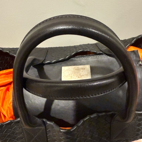 Bottega Veneta Black Cabat Woven Leather Tote Medium NEW WITH DUSTBAG - Picture 3 of 10